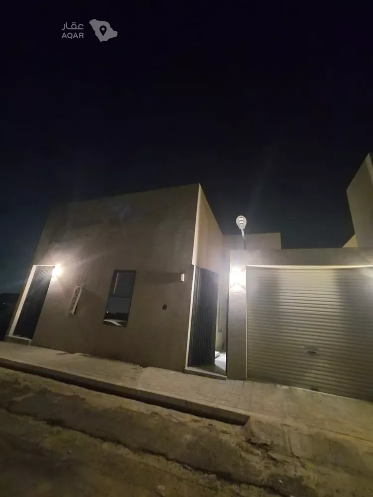 Floor for Rent in Riyadh Al Mahdiyah 5