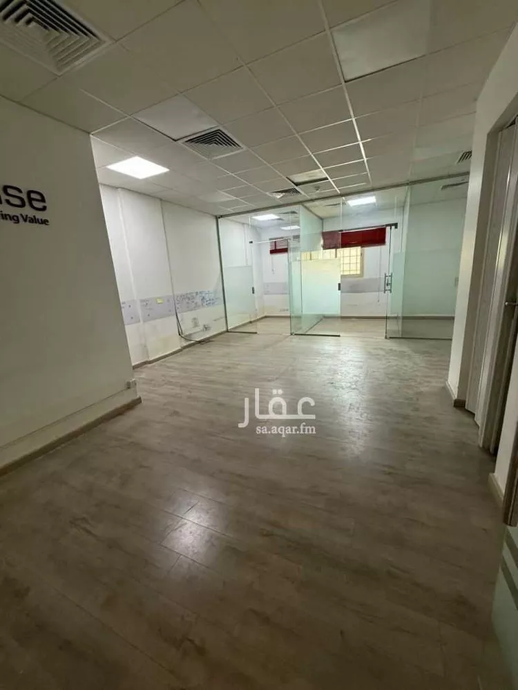 مكتب تجاري للإيجار في شارع الملك عبدالعزيز ابن عبدالرحمن سعود الفرعي, حي الغدير, مدينة الرياض, منطقة الرياض صورة 2