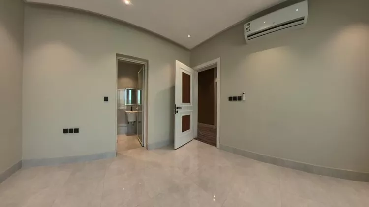شقة للبيع في شارع القرية العليا, حي الحمراء, مدينة الخبر, المنطقة الشرقية 7