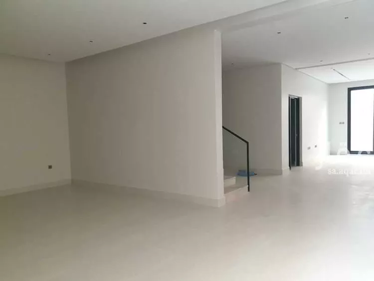 فيلا للبيع في شارع عامر بن أبي ربيعة, حي الروضة, مدينة الرياض, منطقة الرياض صورة 2