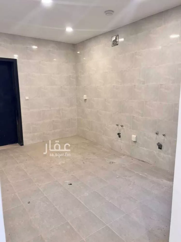 Villa for Sale in Riyadh Al Janadriyah 16