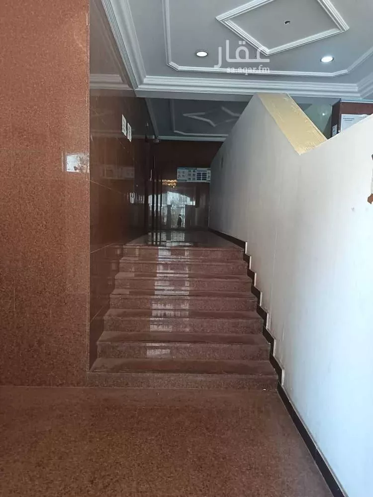 عمارة للإيجار في شارع الفريق, حي العزيزية, مدينة جدة, منطقة مكة المكرمة صورة 2