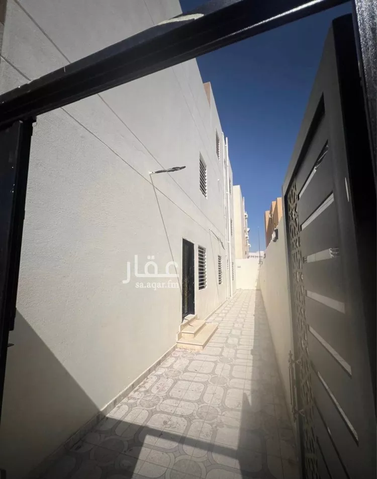 عمارة للبيع في شارع عبدالله ابن ابي ميسرة, حي المطار, مدينة المدينة المنورة, منطقة المدينة المنورة صورة 4