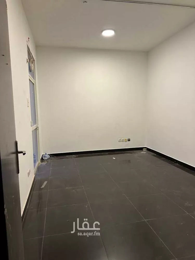 مكتب تجاري للإيجار في شارع التخصصي, حي النخيل, مدينة الرياض, منطقة الرياض