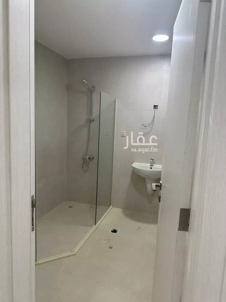 فيلا للإيجار في شارع الامير فيصل بن بندر بن عبدالعزيز الفرعي ، حي مطار الملك خالد الدولي ، الرياض ، منطقة الرياض صورة 3