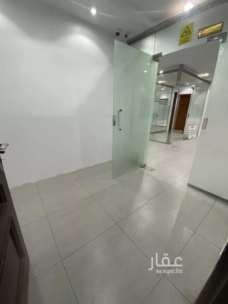 مكتب تجاري للإيجار في شارع ابراهيم الجفالي, حي العوالي, مدينة مكة المكرمة, منطقة مكة المكرمة