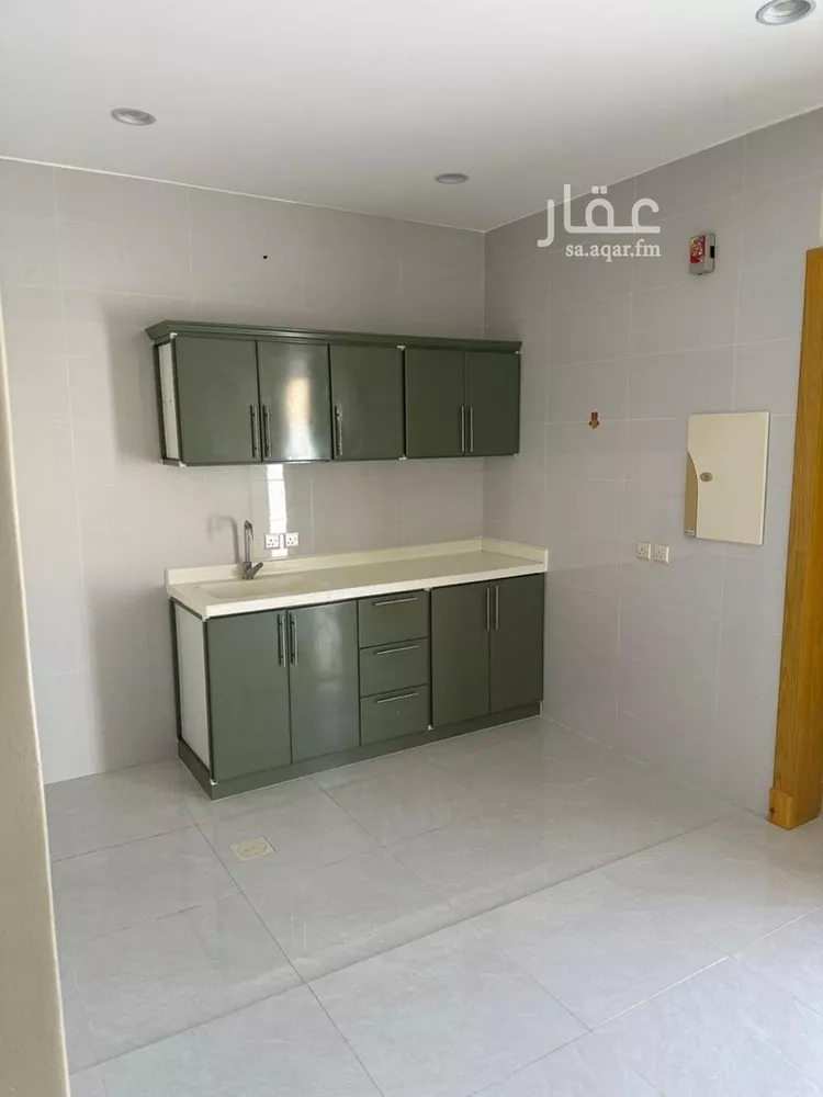 شقة للإيجار في شارع عبدالرحمن بن شقران, حي الضباط, مدينة الرياض, منطقة الرياض صورة 2