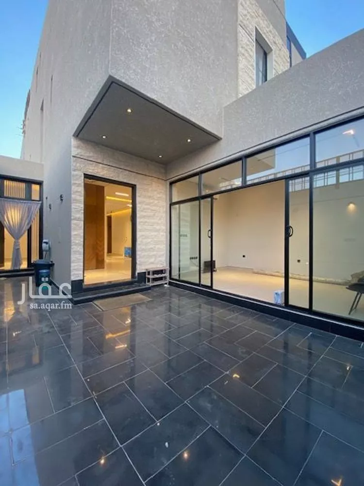 Floor for Sale in Riyadh Al Arid 7