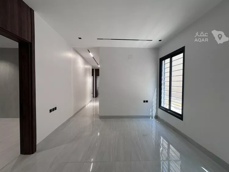 Floor for Sale in Riyadh Al Janadriyah 8
