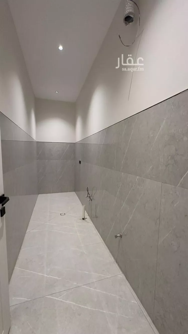 Floor for Sale in Riyadh Ar Rimal 11