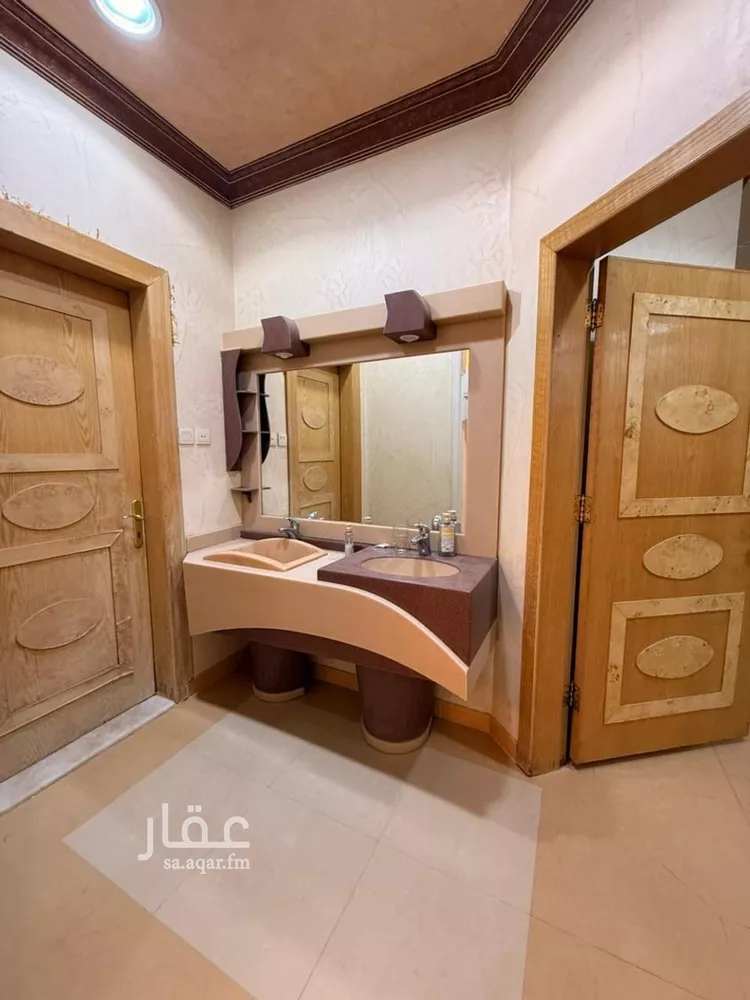 فيلا للإيجار في شارع حمد بن بسام, حي الحمراء, مدينة الرياض, منطقة الرياض 15