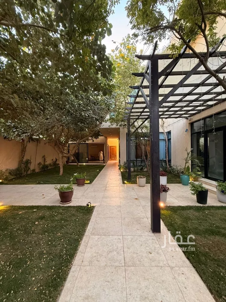 فيلا للبيع في شارع حسين بن حسن, حي النزهة, مدينة الرياض, منطقة الرياض 12