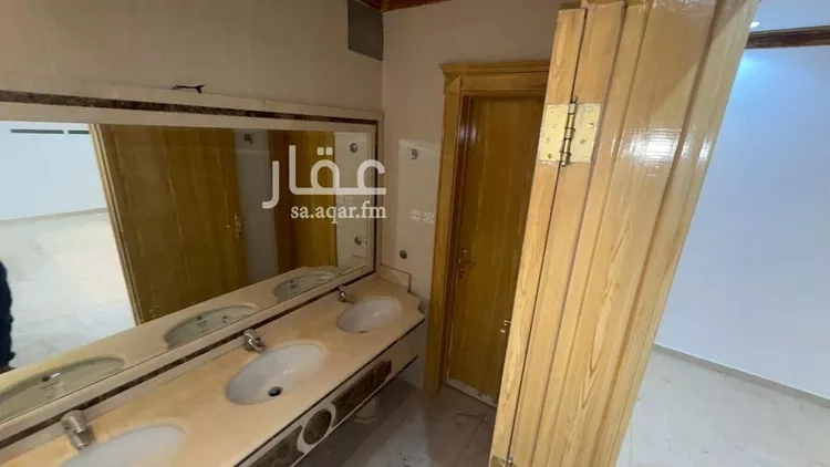 فيلا للبيع في شارع أبي الندى, حي العريجاء الغربي, مدينة الرياض, منطقة الرياض صورة 3