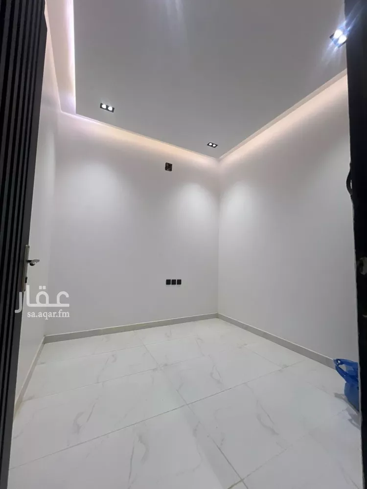 Floor for Sale in Riyadh Al Janadriyah صورة 2