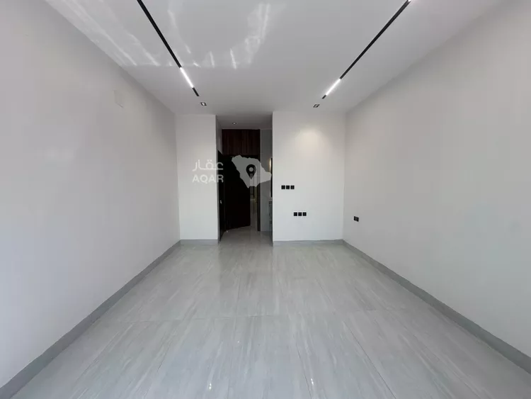 Floor for Sale in Riyadh Al Janadriyah 4