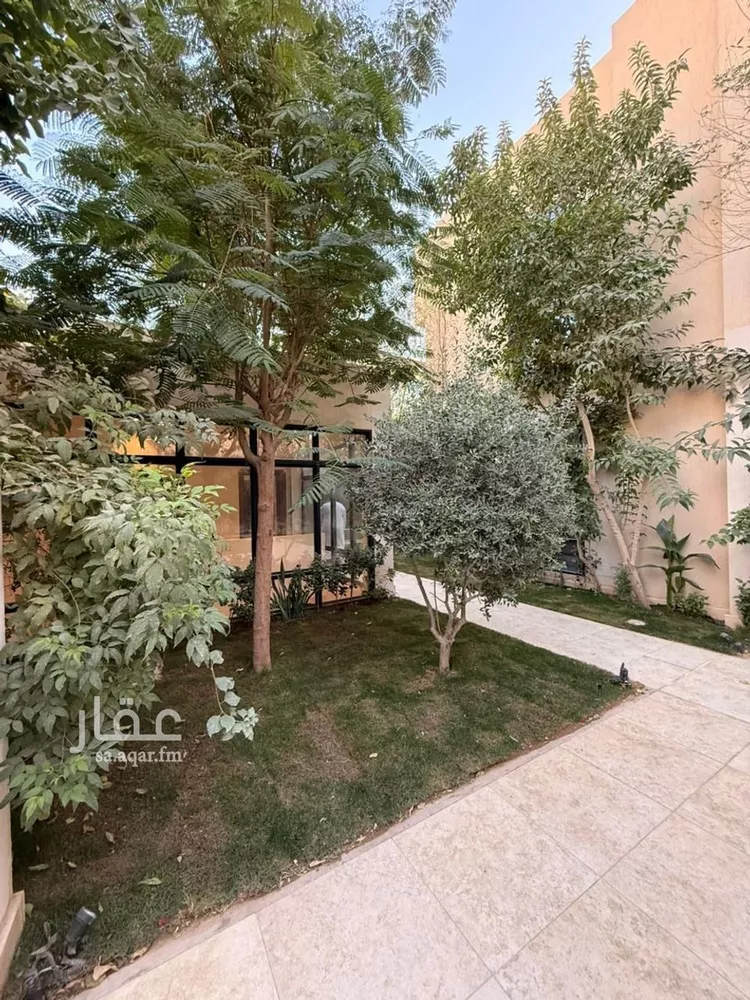 فيلا للبيع في شارع حسين بن حسن, حي النزهة, مدينة الرياض, منطقة الرياض 21