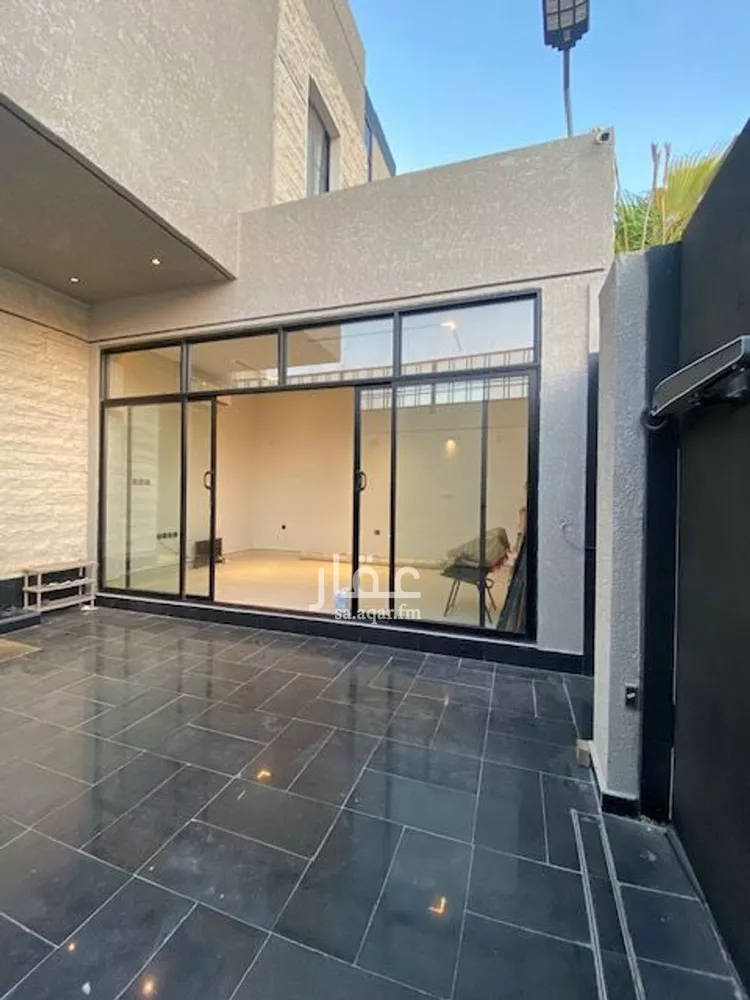 Floor for Sale in Riyadh Al Arid 6