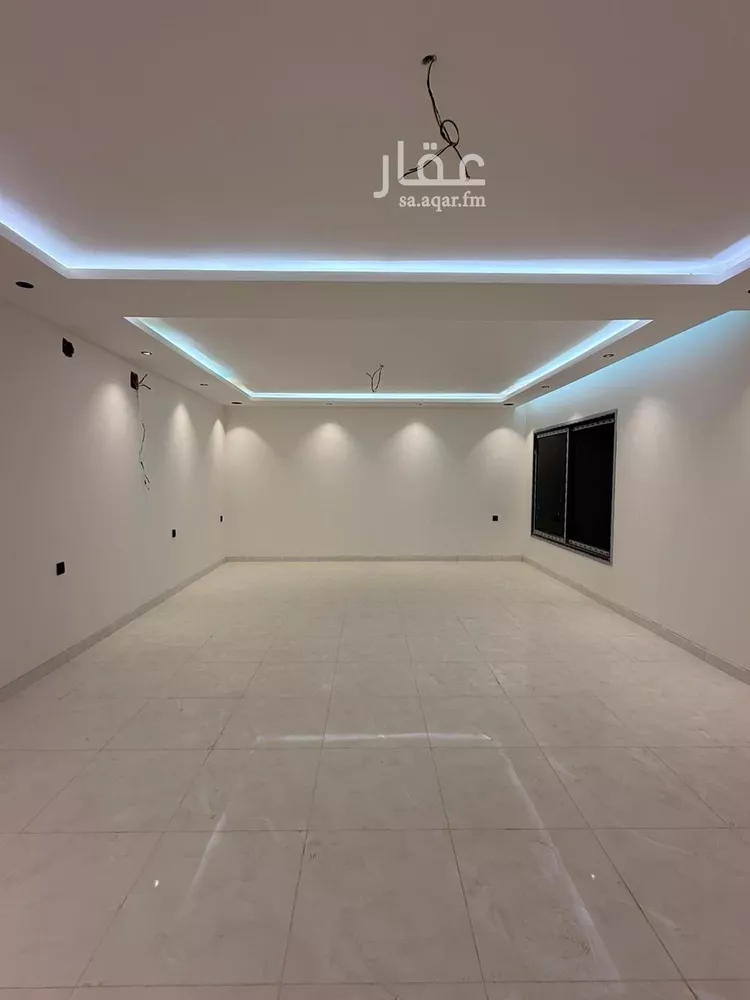 فيلا للبيع في شارع جنادة بن مالك, حي العوالي, مدينة الرياض, منطقة الرياض 15