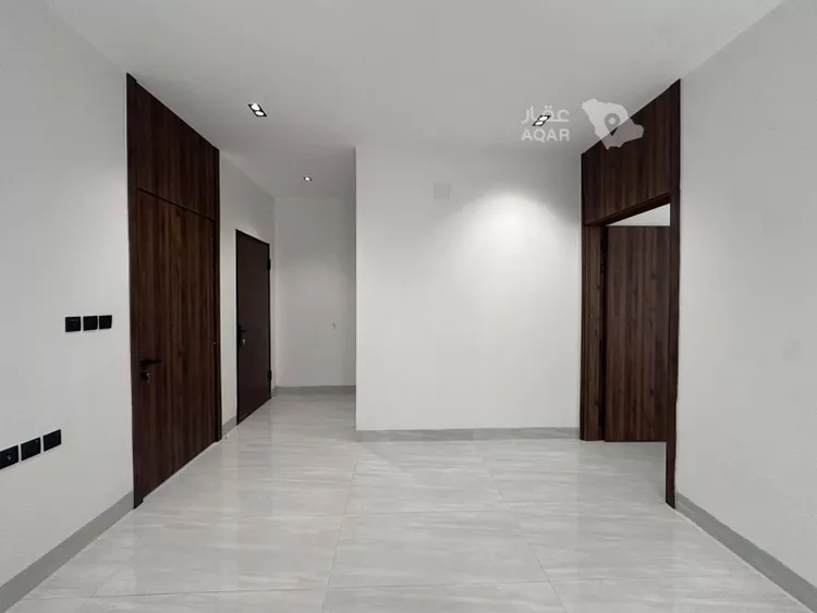 Floor for Sale in Riyadh Al Janadriyah 3