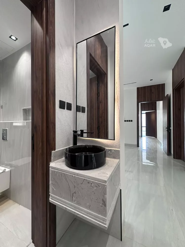 Floor for Sale in Riyadh Al Janadriyah 9