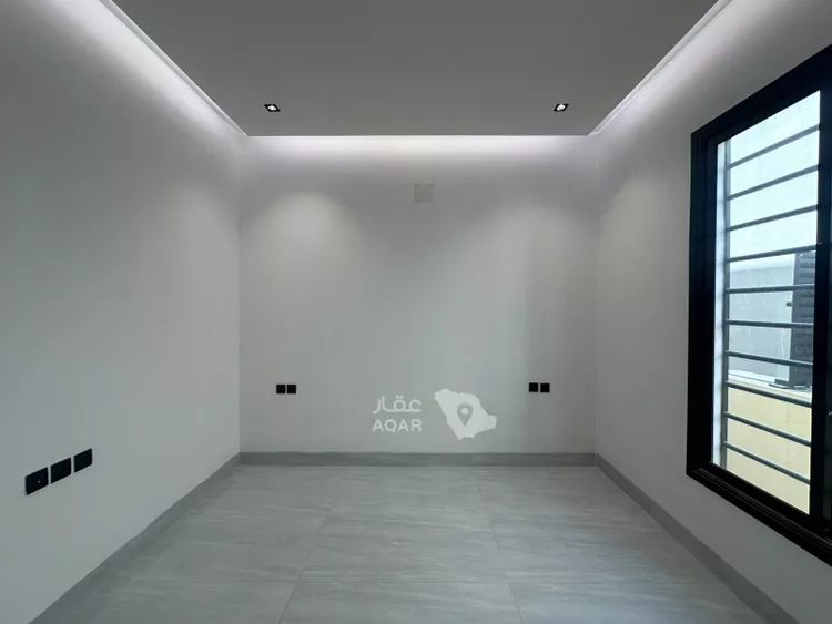 Floor for Sale in Riyadh Al Janadriyah 5