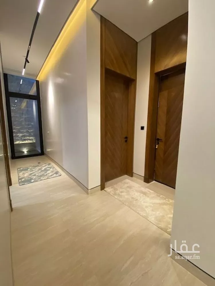 Floor for Sale in Riyadh Al Arid 10