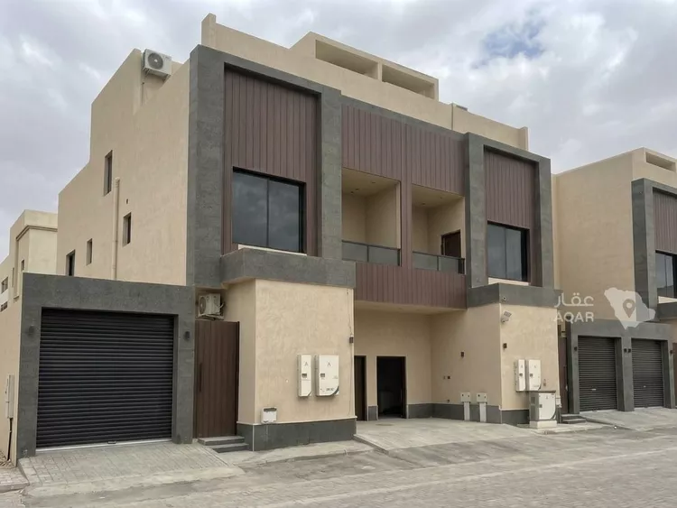 Floor for Sale in Riyadh Al Janadriyah 2