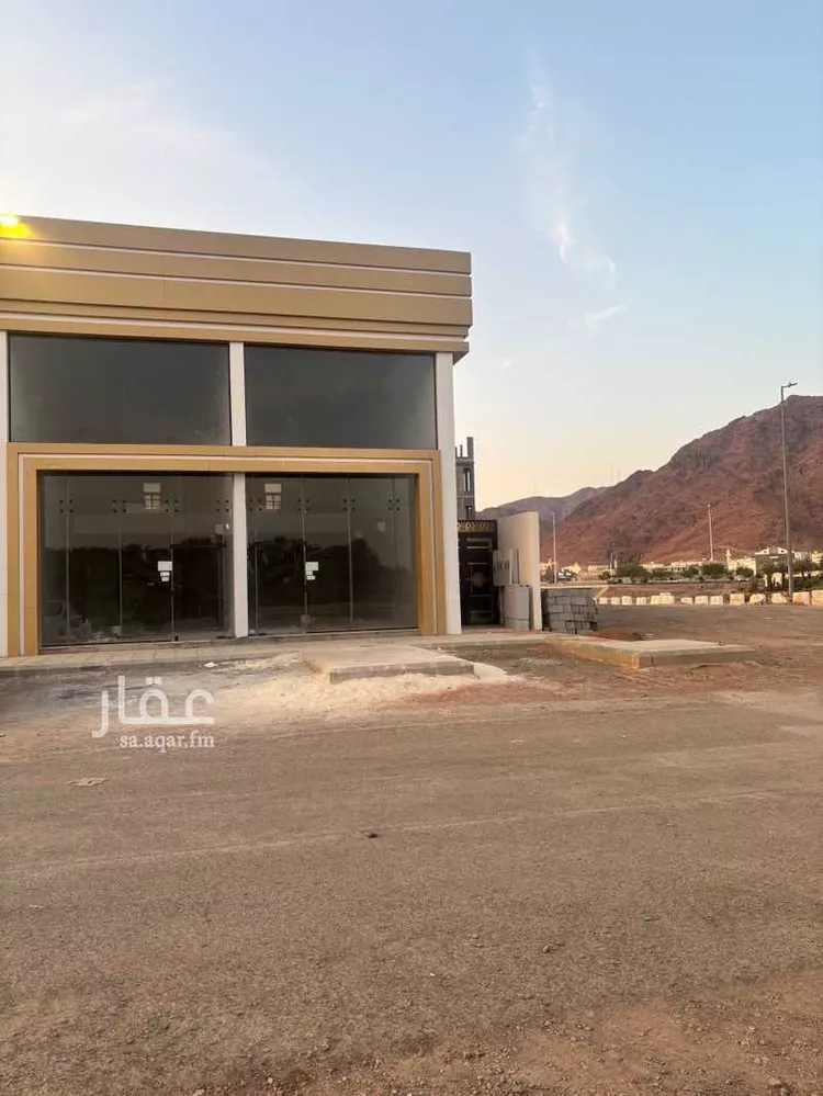 محل للإيجار في شارع علي زين العابدين, حي بنى حارثة, مدينة المدينة المنورة, منطقة المدينة المنورة