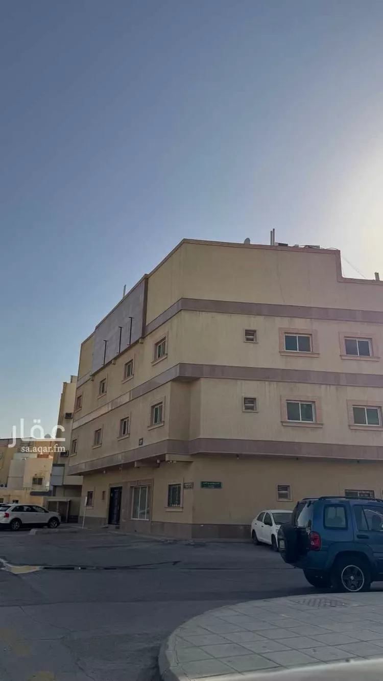 عمارة للبيع في شارع جندب بن كعب, حي الضباط, مدينة الرياض, منطقة الرياض صورة 2
