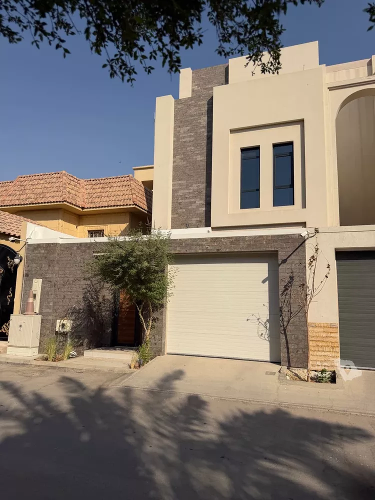 فيلا للإيجار في شارع وهب بن مسلم, حي المعذر الشمالي, مدينة الرياض, منطقة الرياض
