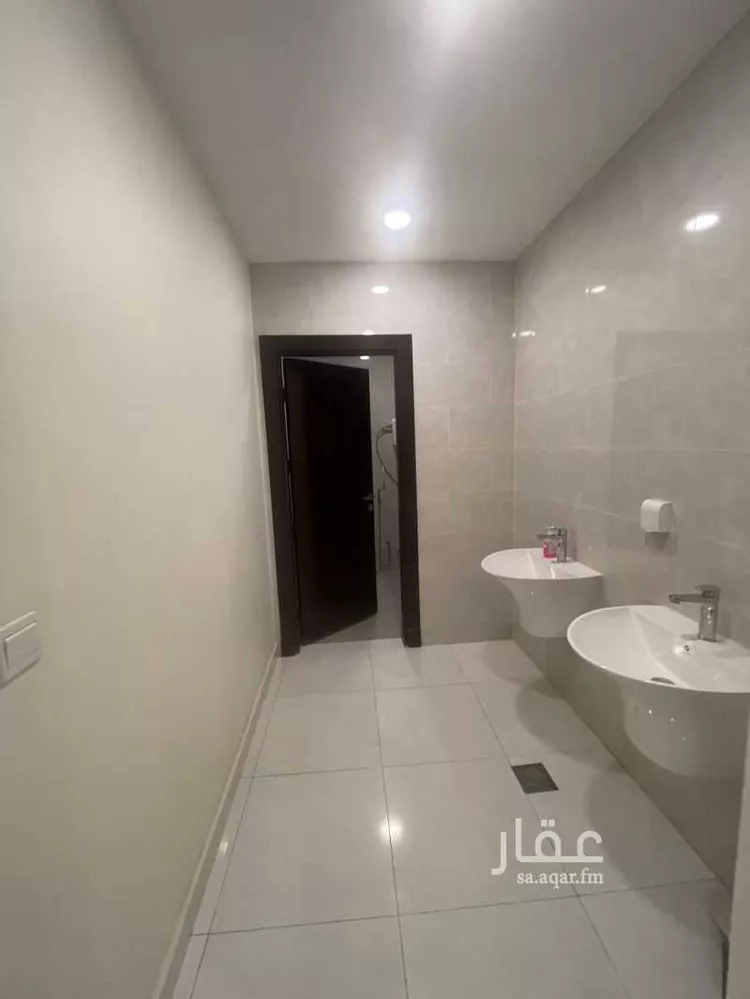 Villa for Sale in Riyadh Al Janadriyah 12