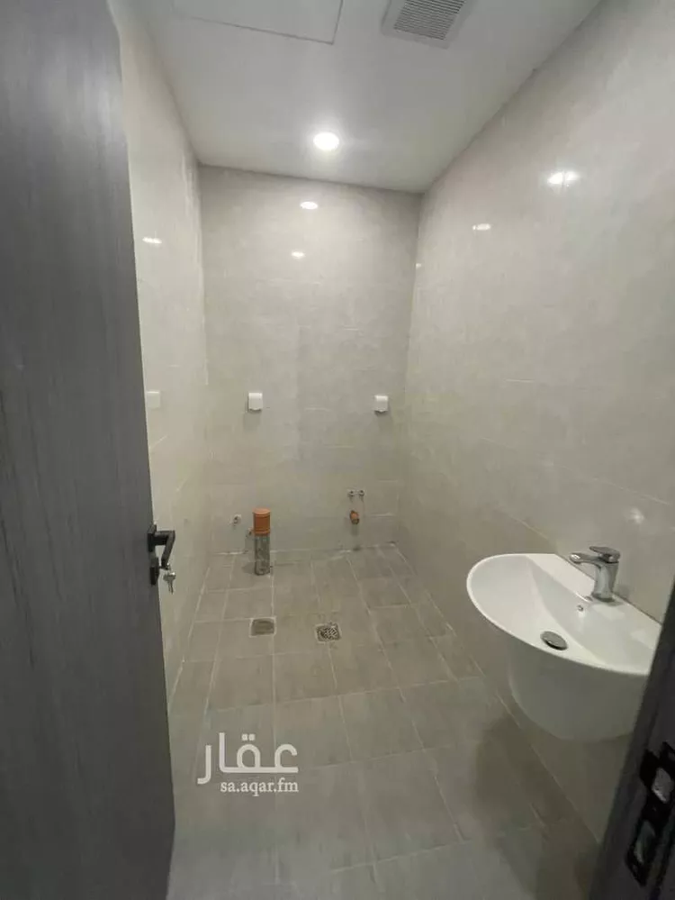 Villa for Rent in Riyadh Al Janadriyah 13