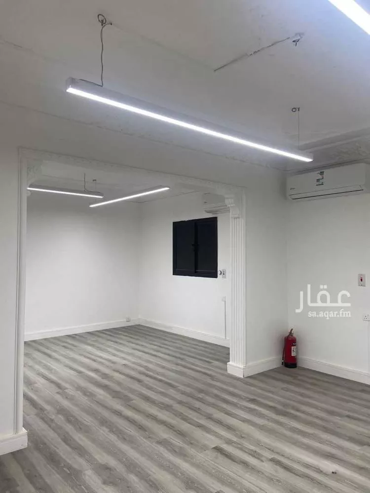 مكتب تجاري للإيجار في شارع الامير احمد بن عبدالعزيز, حي الورود, مدينة الرياض, منطقة الرياض صورة 4