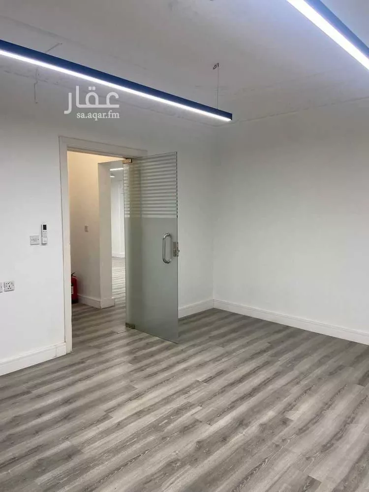 مكتب تجاري للإيجار في شارع الامير احمد بن عبدالعزيز, حي الورود, مدينة الرياض, منطقة الرياض صورة 3