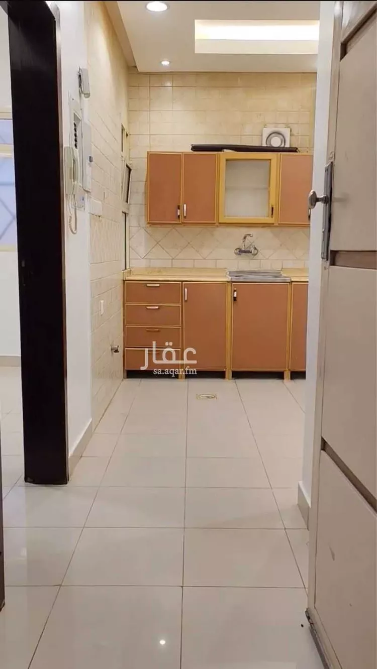 شقة للإيجار في شارع 18152302, حي الضباط, مدينة الرياض, منطقة الرياض