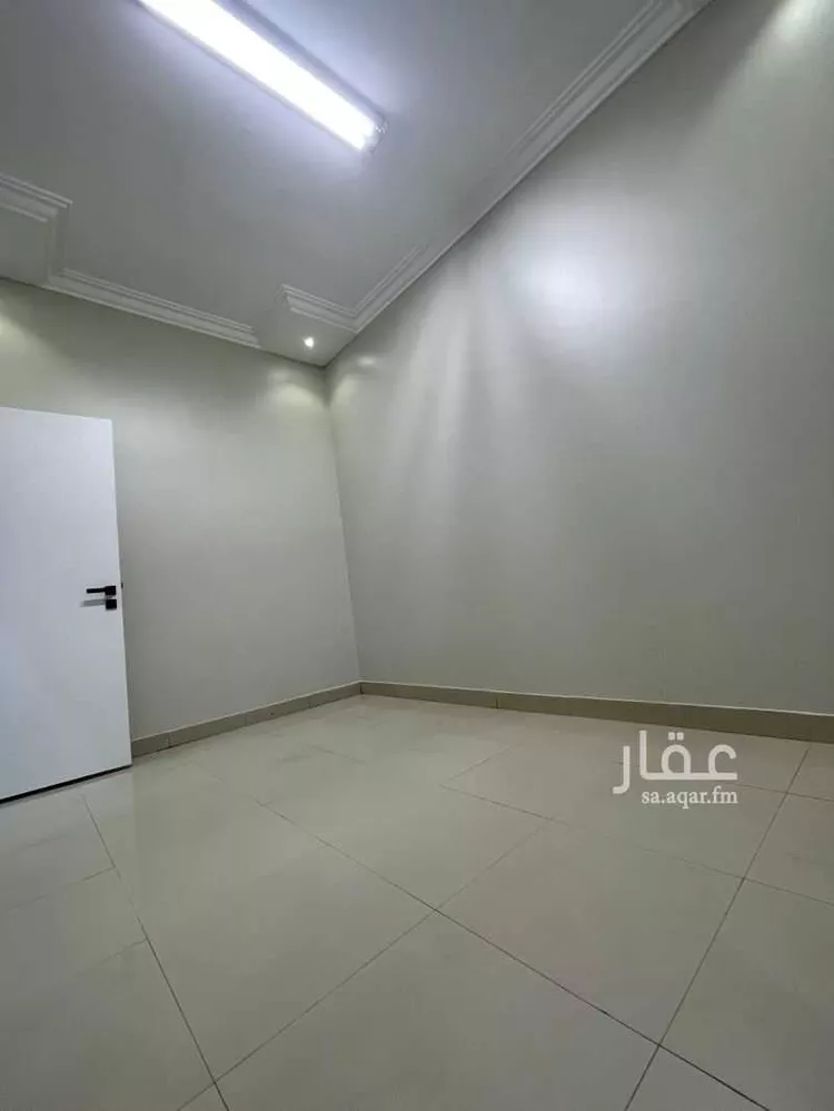 شقة للإيجار في شارع 18152302, حي الضباط, مدينة الرياض, منطقة الرياض