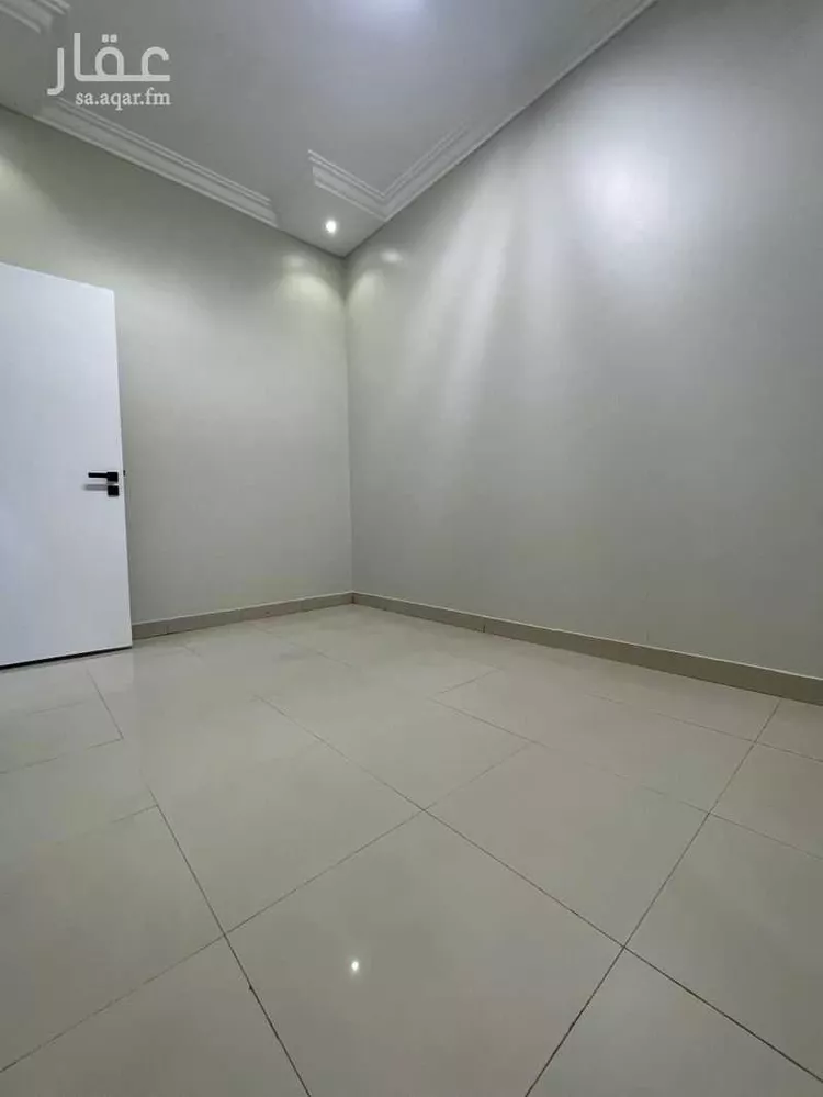 شقة للإيجار في شارع 18152302, حي الضباط, مدينة الرياض, منطقة الرياض