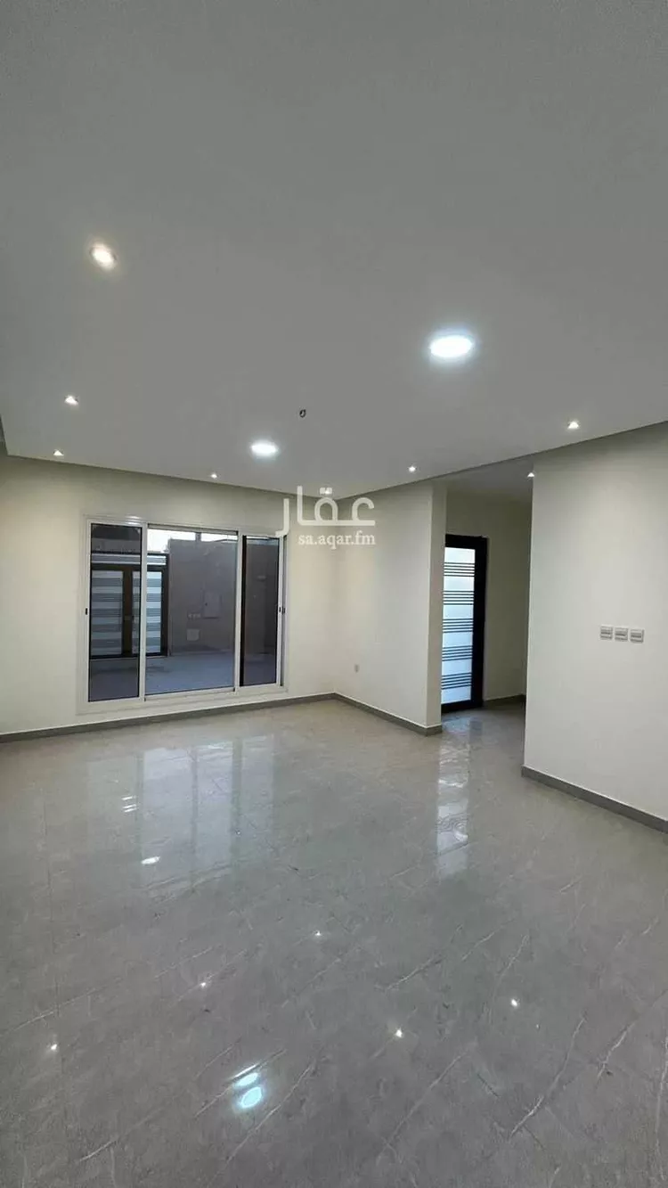 فيلا للبيع في شارع المرجان, حي الشاطئ الشرقي, مدينة الدمام, المنطقة الشرقية صورة 2