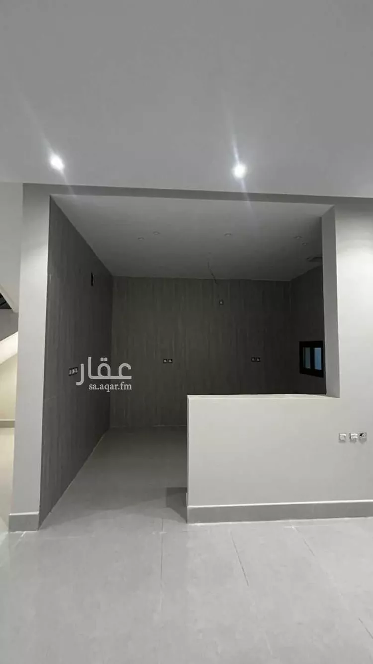 فيلا للبيع في شارع انس الحرثي, حي ضاحية الملك فهد, مدينة الدمام, المنطقة الشرقية