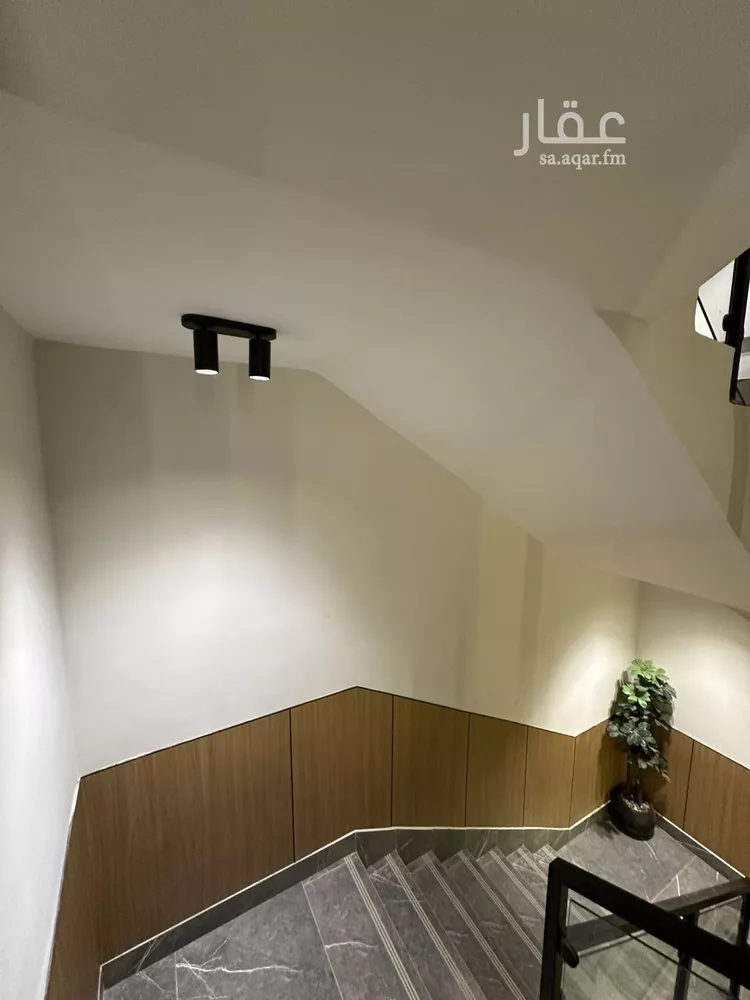 عمارة للبيع في شارع أبي برزة الأسلمي, حي الضباط, مدينة الرياض, منطقة الرياض 7