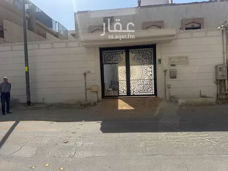 فيلا للإيجار في شارع خلاد بن خالد, حي الورود, مدينة الرياض, منطقة الرياض صورة 5