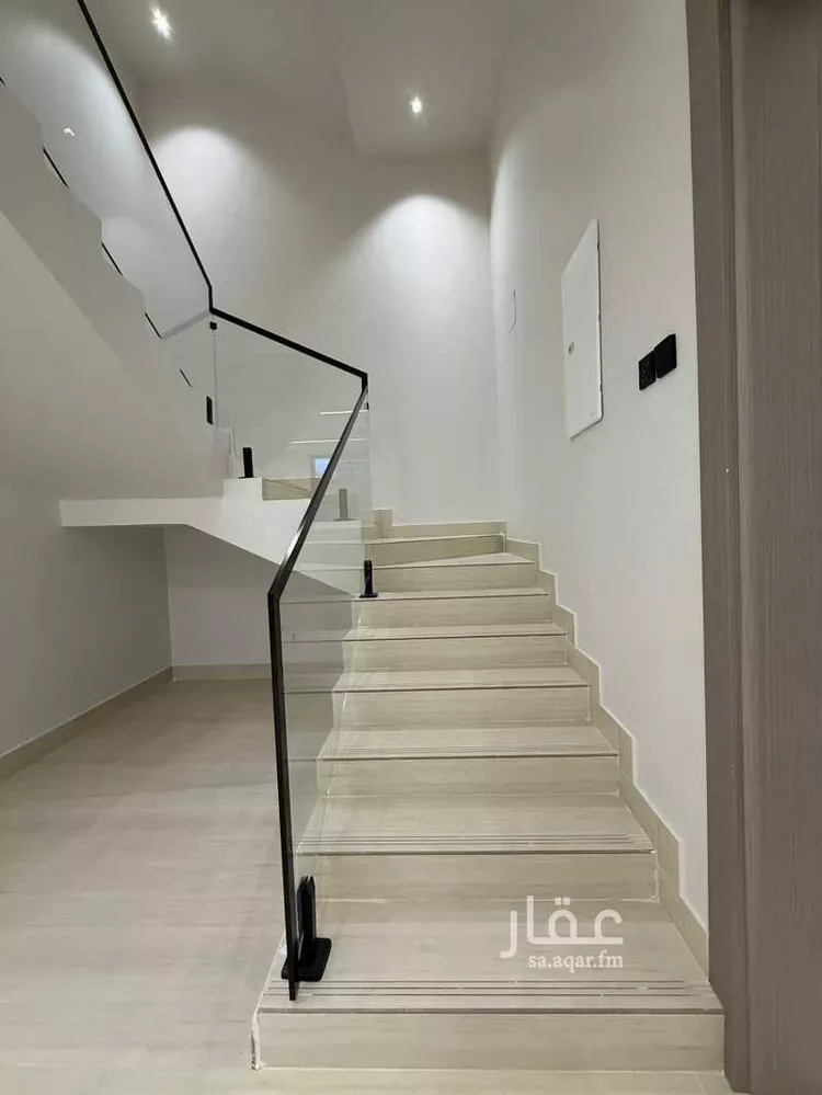 فيلا للبيع في شارع النعيريه, حي الصواري, مدينة الخبر, المنطقة الشرقية 7