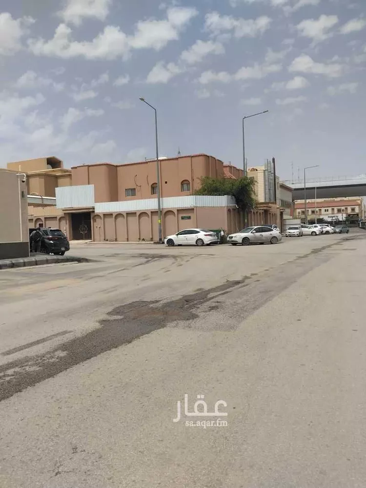 فيلا للبيع في شارع أيوب بن مكرز, حي الملك فيصل, مدينة الرياض, منطقة الرياض 1 صورة
