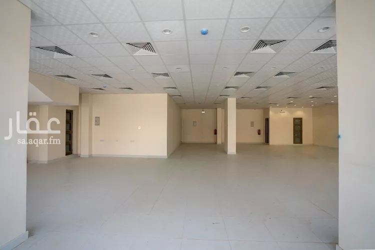 عمارة للإيجار في شارع عمر بن عبدالعزيز, حي الملز, مدينة الرياض, منطقة الرياض صورة 3