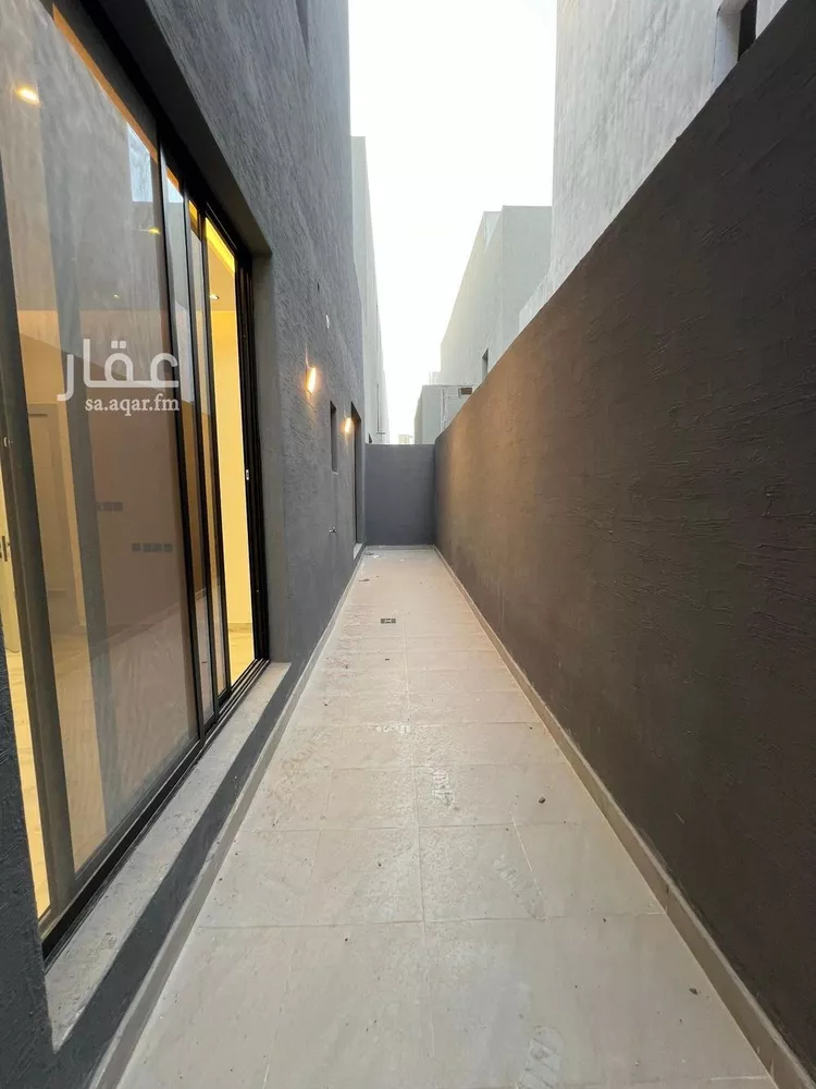 دور للبيع في شارع أحمد العطار, حي الرمال, مدينة الرياض, منطقة الرياض صورة 4