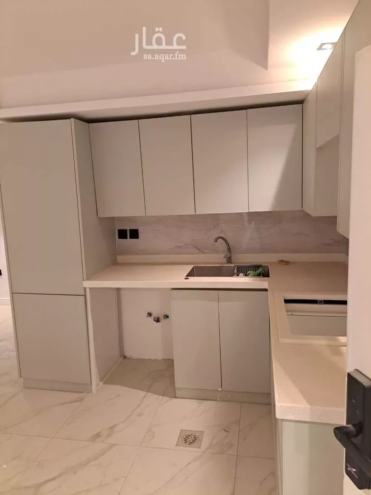 شقة للإيجار في شارع تمام الحبشي, حي الورود, مدينة الرياض, منطقة الرياض صورة 2