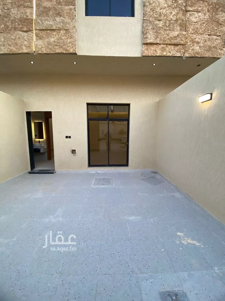 فيلا للبيع في شارع رافع بن رفاعة, حي عكاظ, مدينة الرياض, منطقة الرياض صورة 4