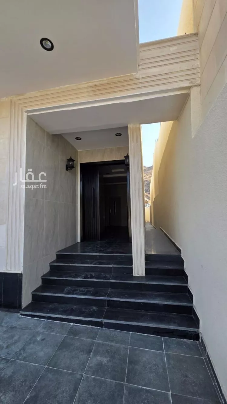 فيلا للبيع في شارع يحيى المفتي, حي العكيشية, مدينة مكة المكرمة, منطقة مكة المكرمة صورة 5