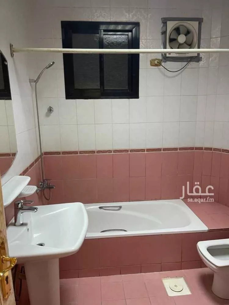 شقة للإيجار في شارع عمر بن عبدالعزيز, حي أم العراد, مدينة الطائف, منطقة مكة المكرمة صورة 2