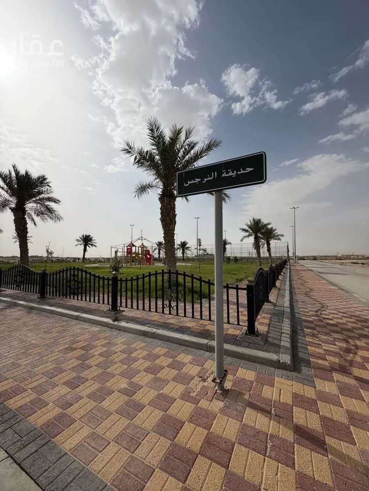 أرض للبيع في شارع ج32 2, حي خور الذيابه, مدينة بقيق, المنطقة الشرقية